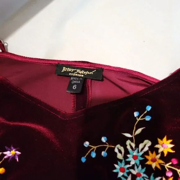 Rare 1990's Vintage Betsey Johnson Embroidered Velvet Evening Dress - Size 6 - Picture 11 of 11
